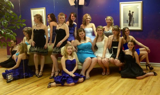 Prom Dress Exchange Models