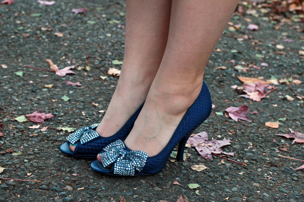 Vintage blue bow heels